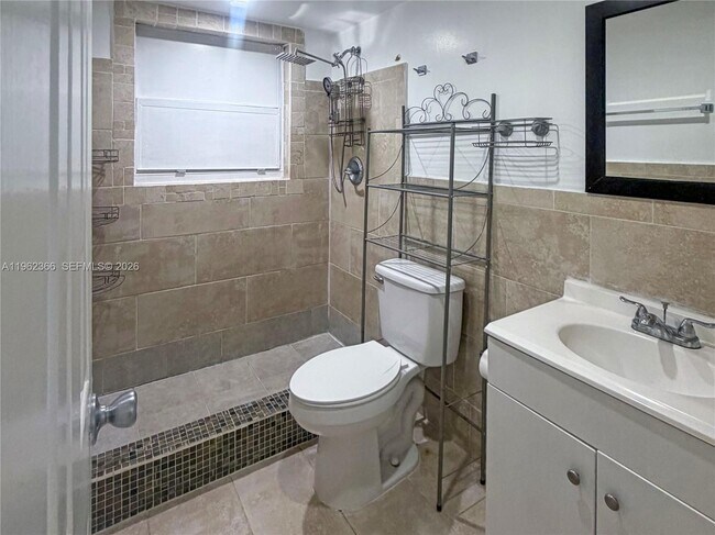 Building Photo - 1245 W 24th St