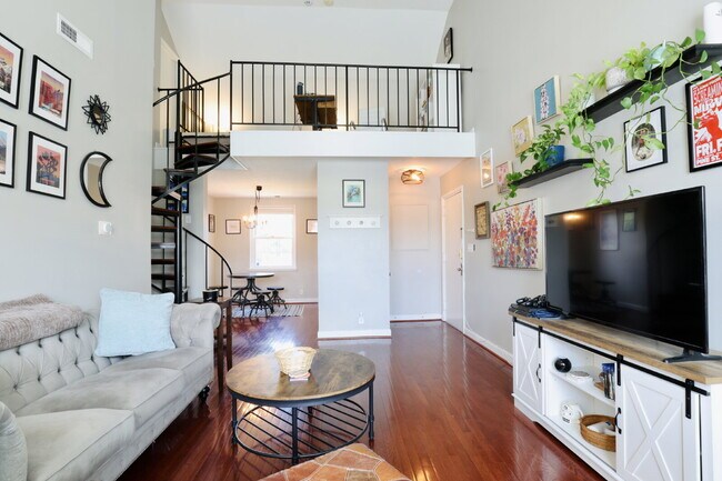 Building Photo - Welcome Home!