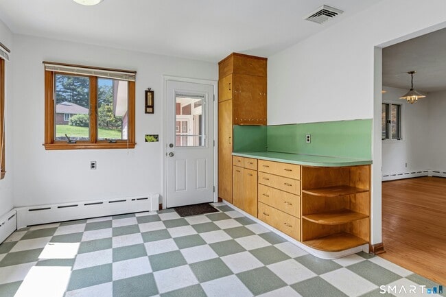Building Photo - 67 Barclay Dr