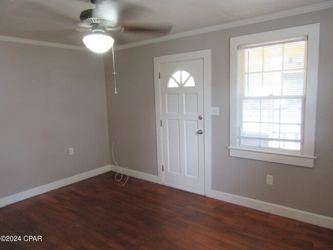 Building Photo - 1708 Louise Ave
