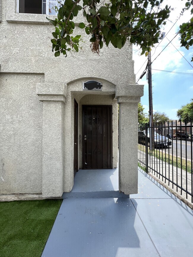 Primary Photo - 11026 Wilmington Ave