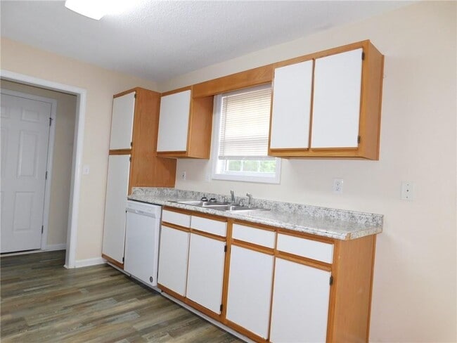 Building Photo - 13 Vista Ct