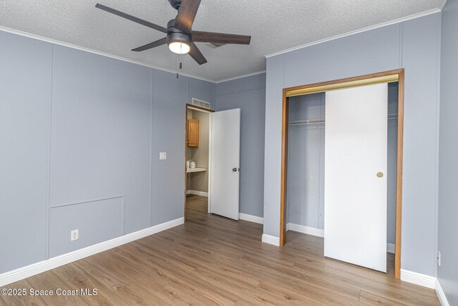 Building Photo - 4755 Cambridge Dr