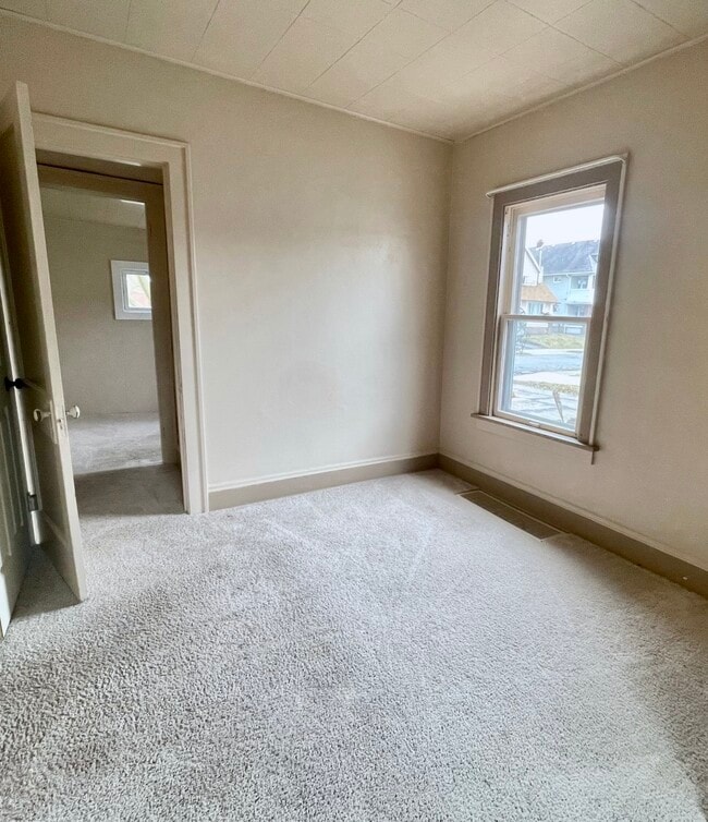 Building Photo - 10720 Edgepark Dr