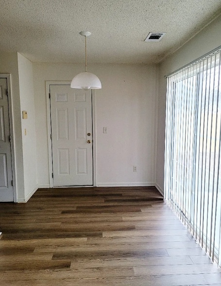 Building Photo - 127 Pine Mast Ct