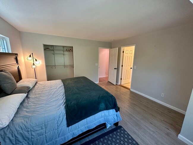 Building Photo - Stunning 4 Bedroom 3 Bathroom House with a...
