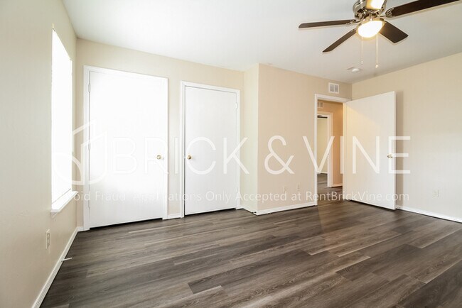 Building Photo - Pet-friendly house in Hope Crossing