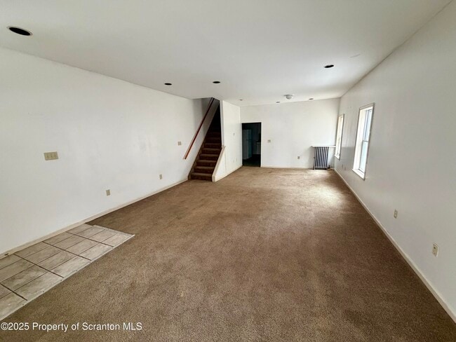 Building Photo - 818 W Locust St