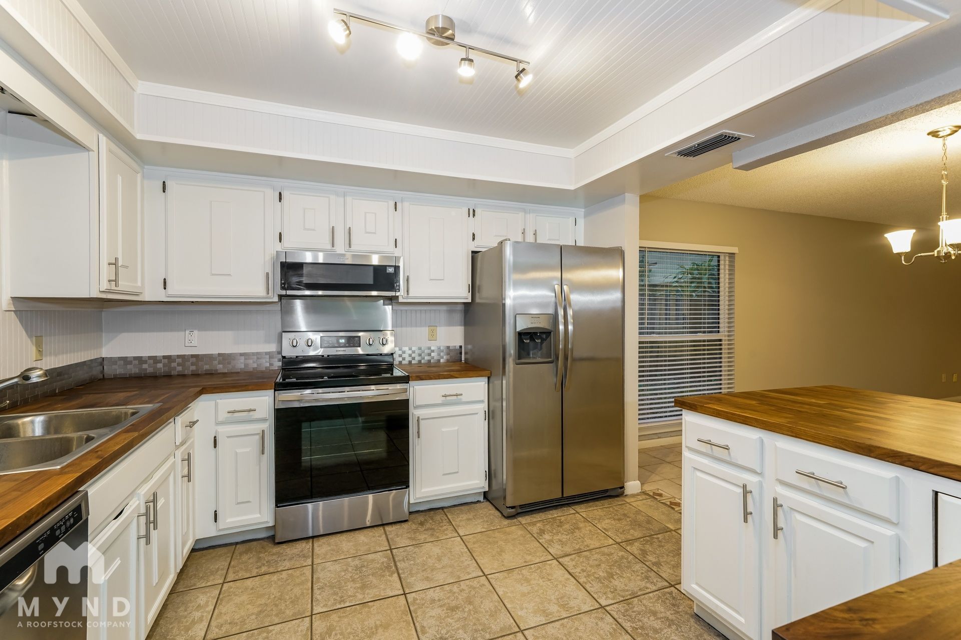 Building Photo - 14701 Laurel Lake Ln