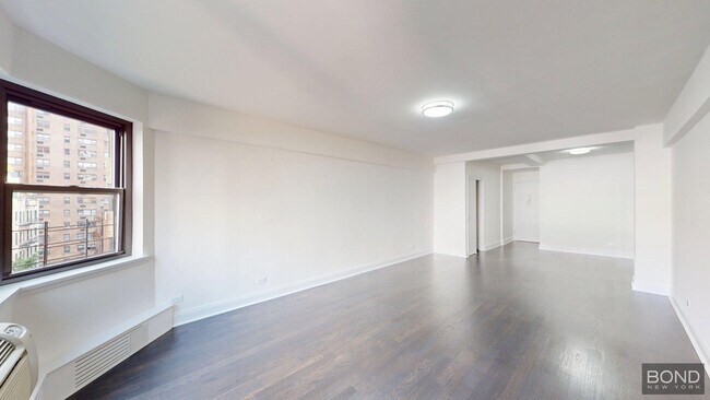 Primary Photo - 219 E 69th St