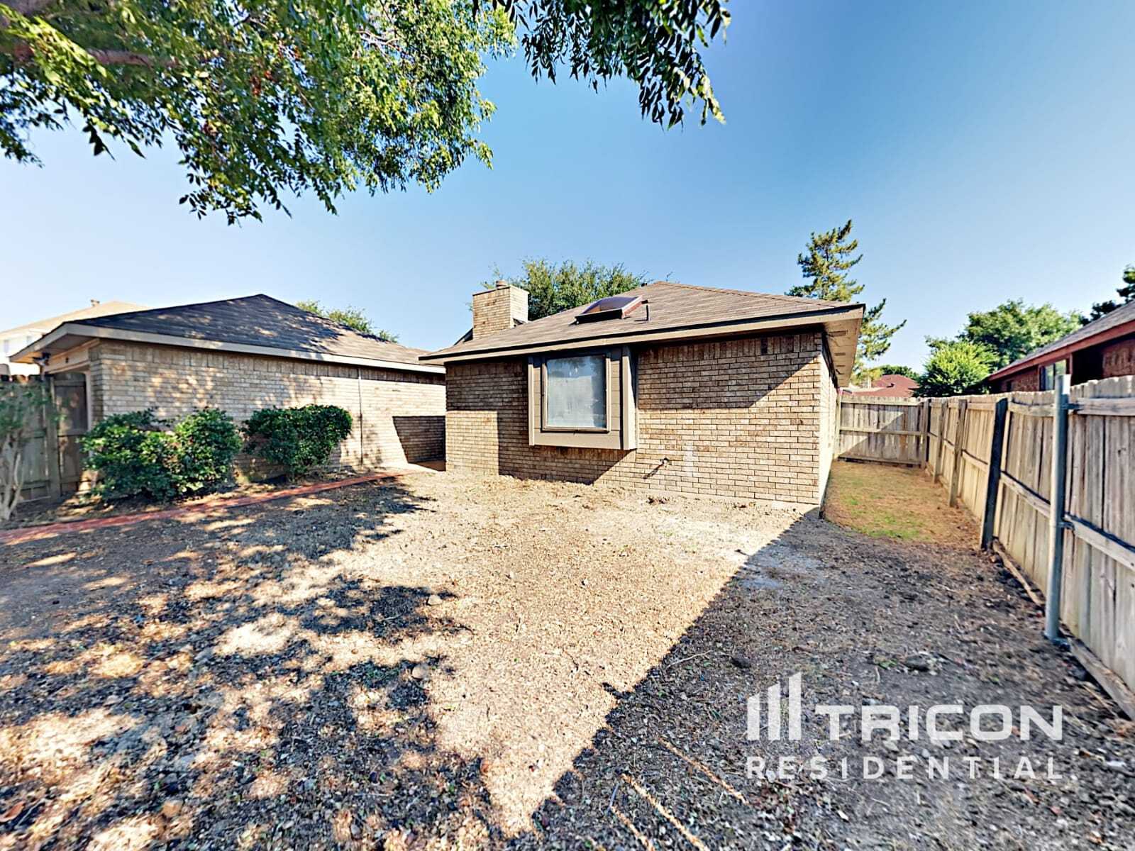 Building Photo - 2804 Beau Dr