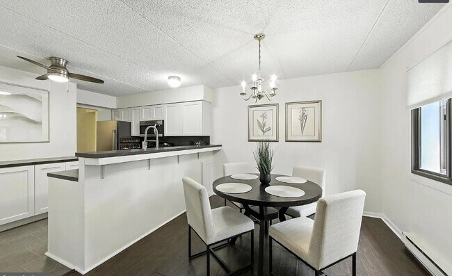 Building Photo - 200 Winding Way