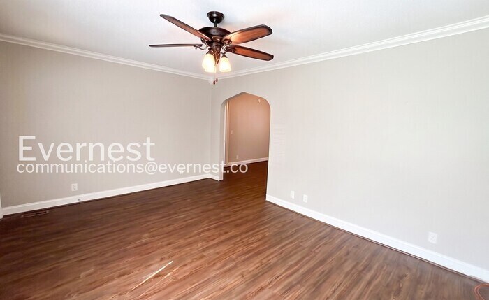 Building Photo - 507 S Lovell Ave