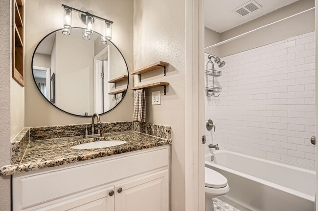 Building Photo - Modern Comfort Meets City Convenience in D...