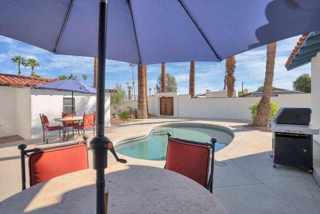 Building Photo - 52123 Avenida Diaz