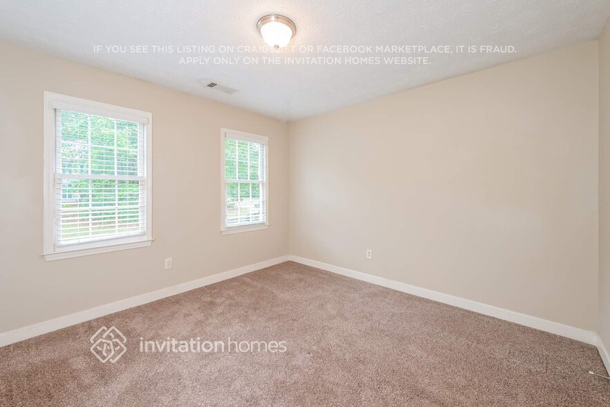 Building Photo - 3453 Woodlaurel Dr