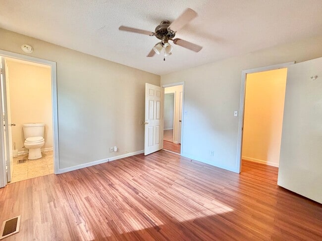 Building Photo - 634 Inver Ln