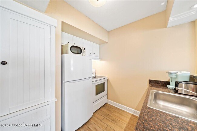 Building Photo - 250 N Banana River Dr