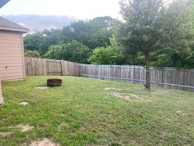 Building Photo - 1720 Persimmon Dr