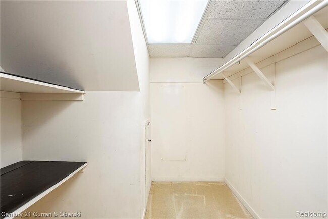 Building Photo - 9429 Westwind Dr