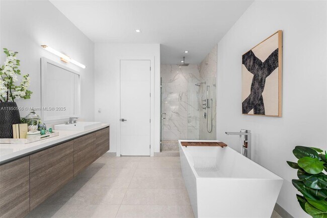 Building Photo - 16703 Botaniko Dr S