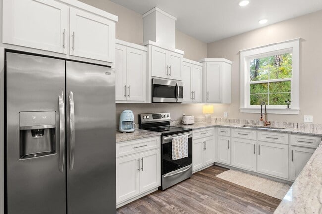 Building Photo - 156 Summer Breeze Ln