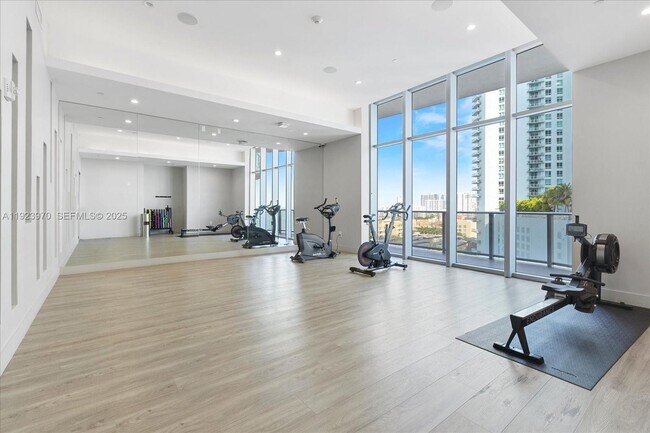 Building Photo - 488 NE 18th St