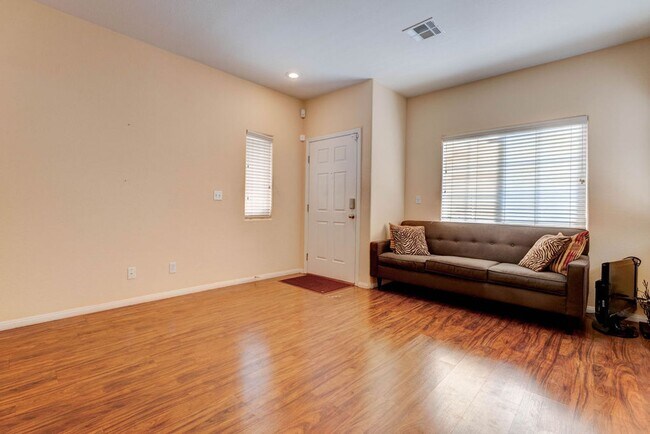 Building Photo - 9936 Elkhead Creek Way