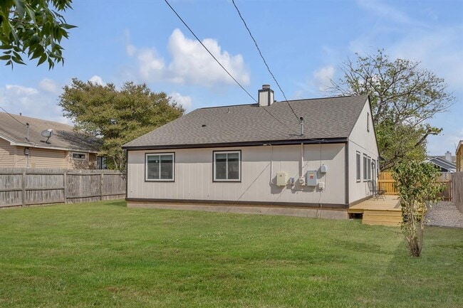 Building Photo - 2104 Andover Dr