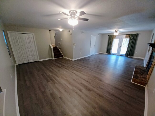 Building Photo - 206 Brittney Ln