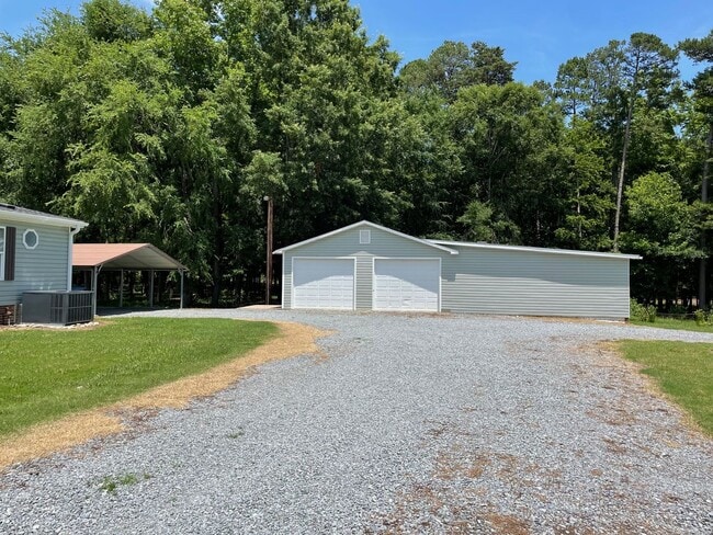 Building Photo - Beautiful 3 Bed, 2.5 Bath Home located in ...