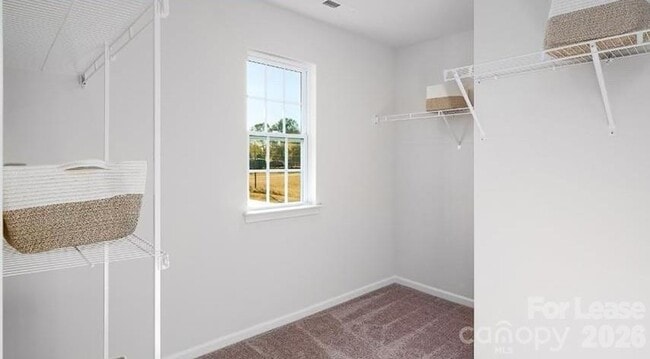 Building Photo - 1720 Vanderlyn St