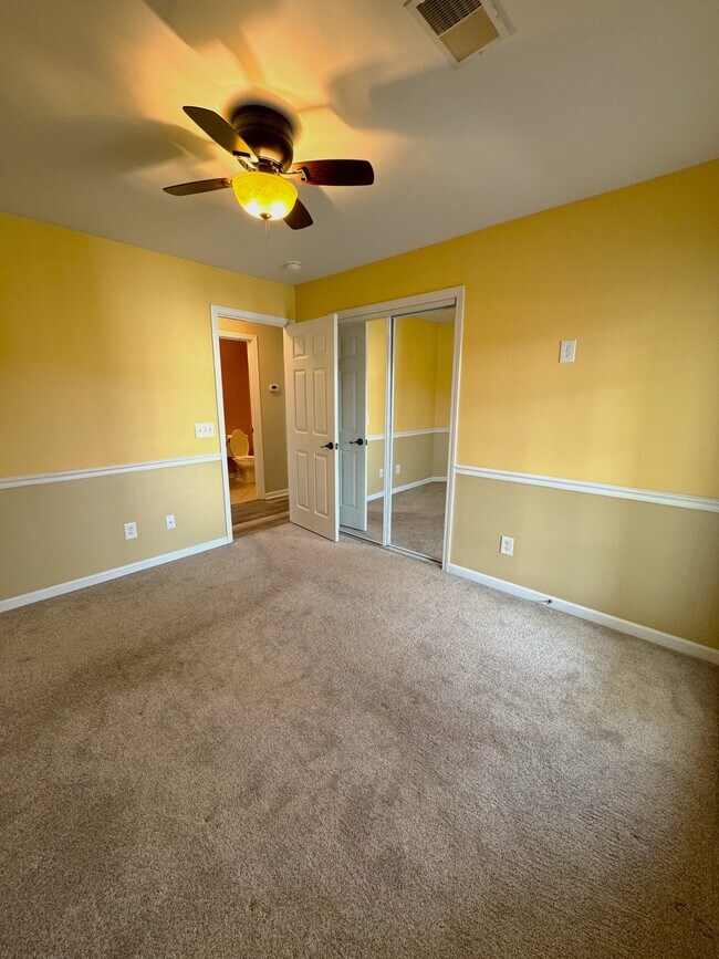 Building Photo - 119 Brentwood Dr