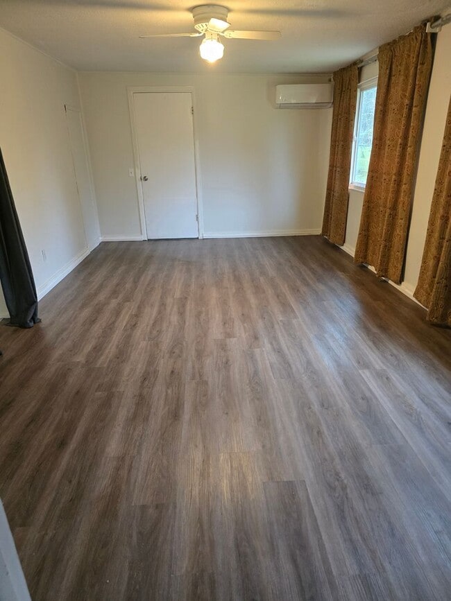 Building Photo - 3 bed 2 bath Mobile Home for rent  Rent in Grants Pass