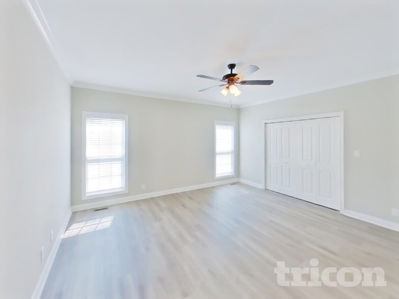 Building Photo - 317 Abeline Dr