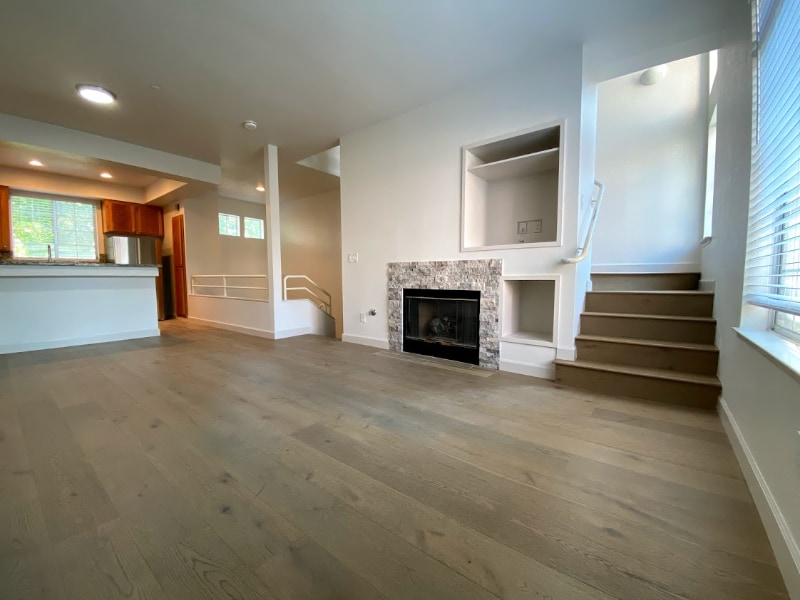 Building Photo - 382 Montecito Way