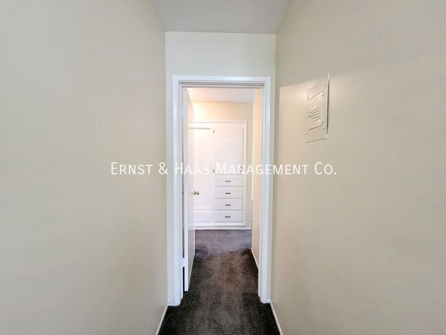 Building Photo - 21 Alamitos Ave