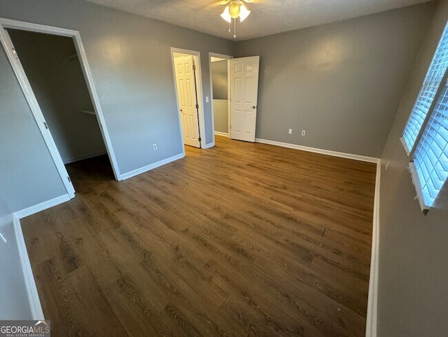 Building Photo - 5883 Brookside Dr SE