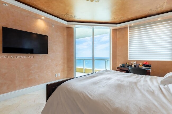 Building Photo - 17875 Collins Ave