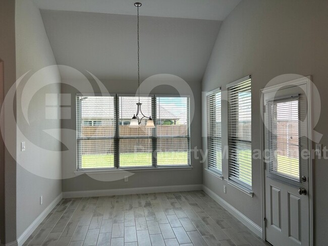 Building Photo - 533 Oleander Dr