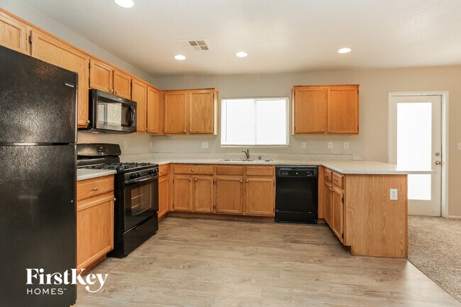 Building Photo - 5260 Paradise Valley Ave