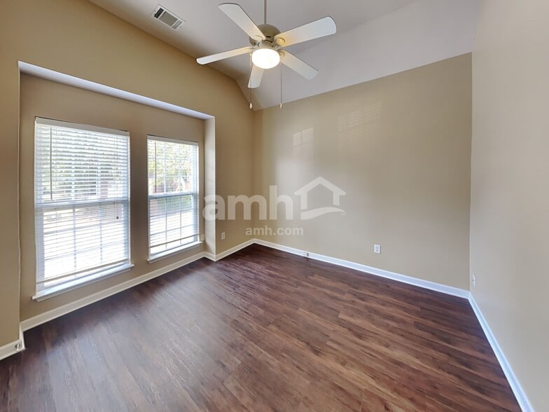 Building Photo - 5105 Bay Overlook Dr