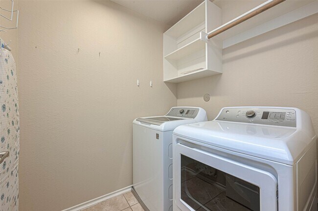 Building Photo - 24630 Folkstone Cir