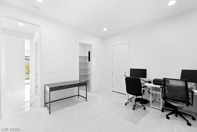 Building Photo - 4315 N Dapple Gray Rd