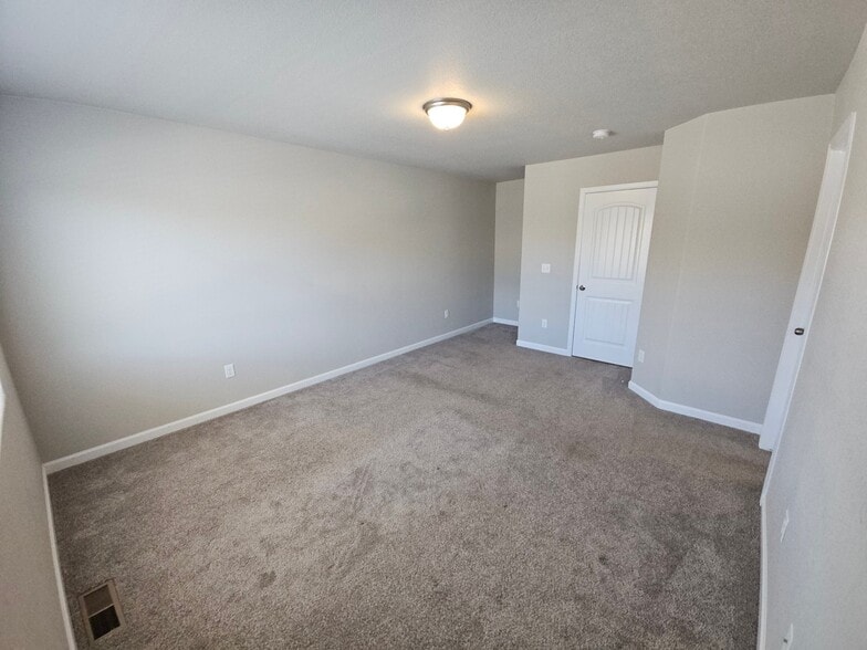 Building Photo - 1055 Petra Heights