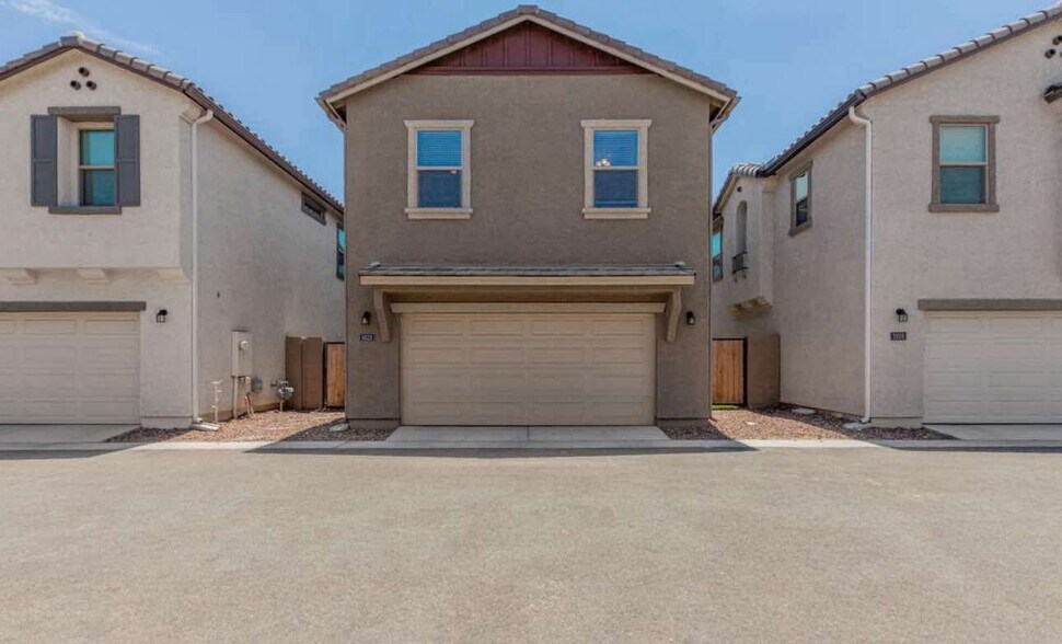 Building Photo - 3828 S 58th Ln