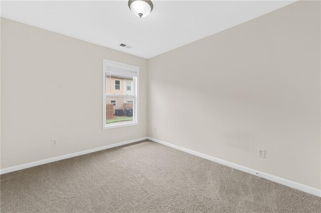 Building Photo - 318 Knelston Oak Dr NE
