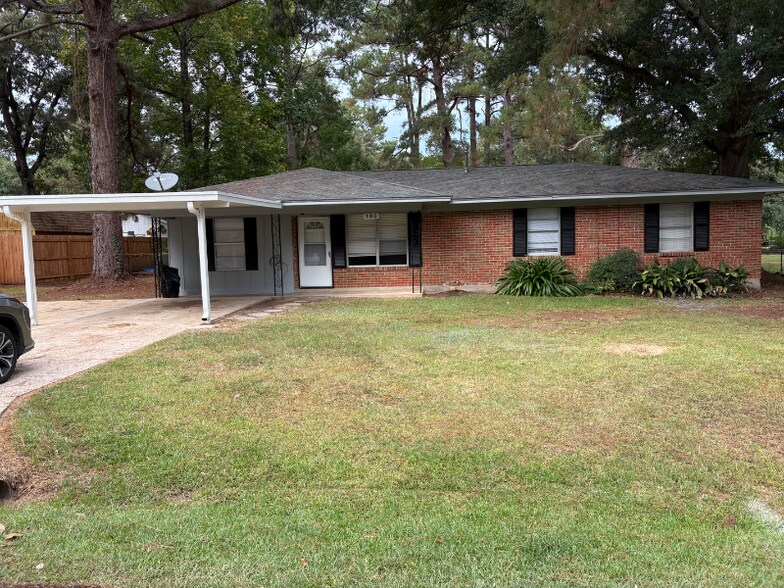 Building Photo - 103 Aurora Dr