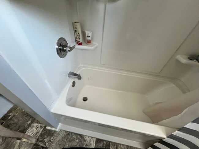 Building Photo - Herndon Blue House