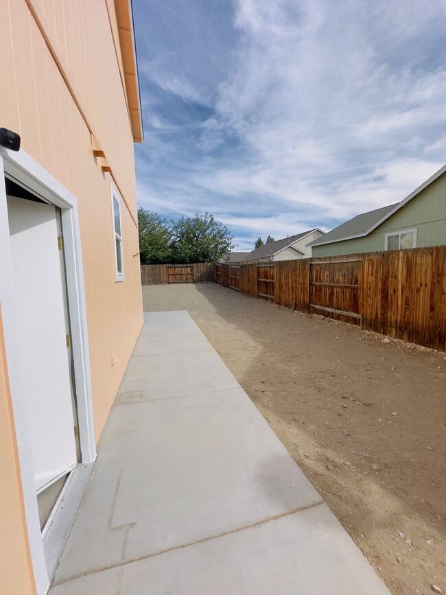 Building Photo - 1603 Laverder Dr